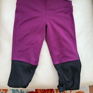 ALO Yoga Women's Goddess Leggings in Purple and Black